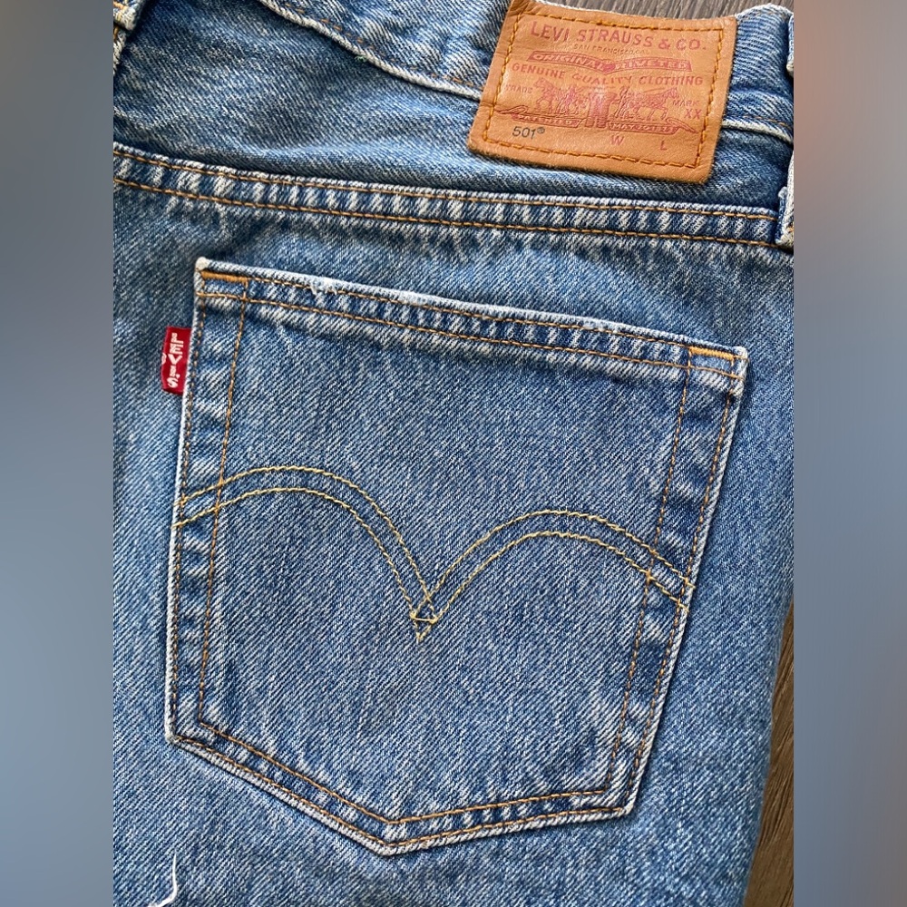 Levi's jean shorts - Picture 14 of 15